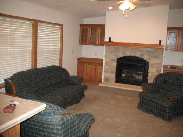 9513 Johnson St, Blaine, MN 55434 