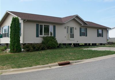 712 23rd St NW, Stewartville, MN 55976 