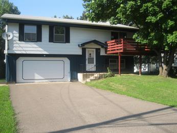 1312 Skywood Ct NE, Fridley, MN 55421 