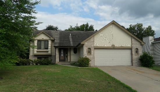 1455 Meadow Court, Chaska, MN 55318 