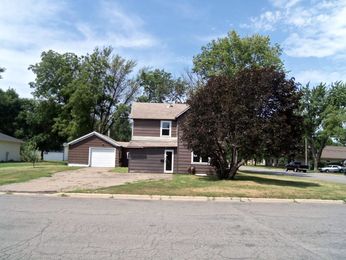 200 S Eagle St, Belle Plaine, MN 56011 
