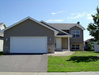 788 Park Brook Rd NW, Isanti, MN 55040 