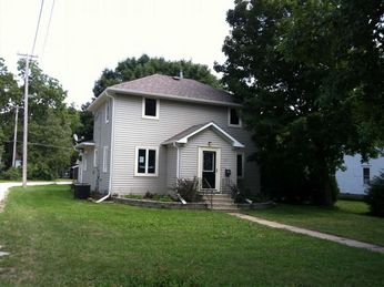 433 N Huron Ave, Spring Valley, MN 55975 