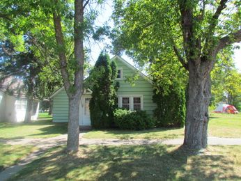720 4th Ave NE, Brainerd, MN 56401 