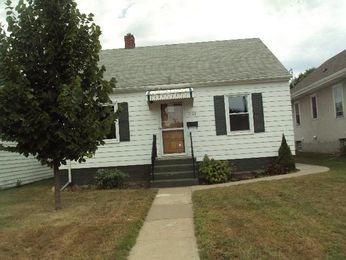 1160 Farrington St, Saint Paul, MN 55117 