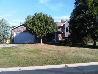 2177 Van Sloun Rd, Chaska, MN 55318 