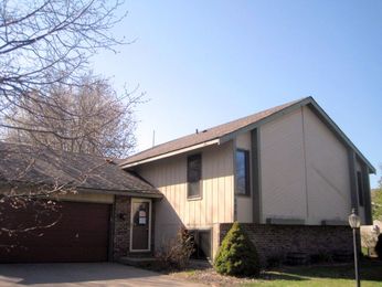 6720 Duck Lake Rd, Eden Prairie, MN 55346 