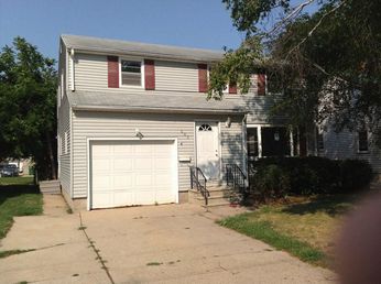 605 7th St NW, Austin, MN 55912 