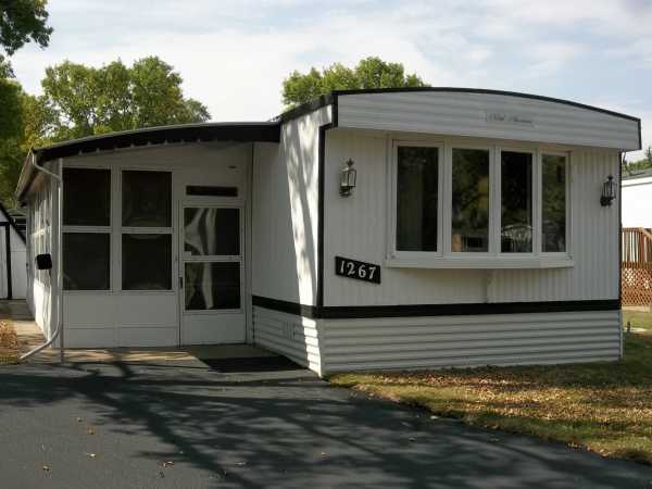 1267 Deerfield Dr., Maplewood, MN 55119 