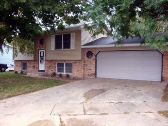 2443 Parkview Ln SE, Rochester, MN 55904 