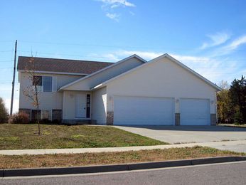 1220 Olivia St SE, New Prague, MN 56071 