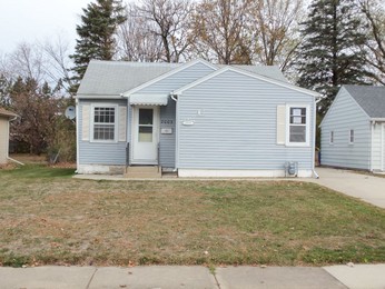 2003 7th Ave NE, Austin, MN 55912 