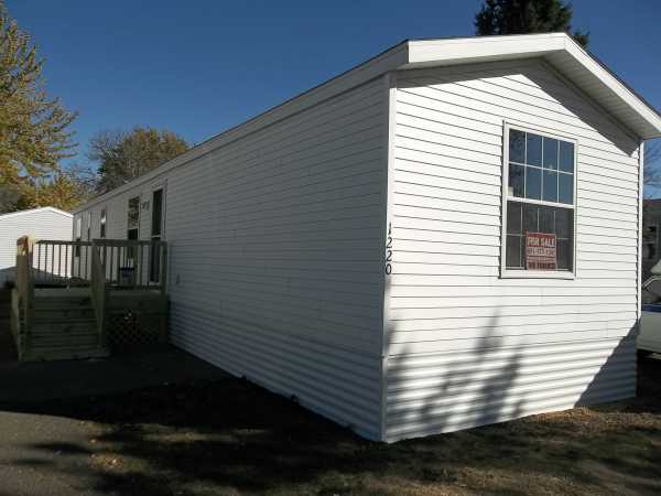 1220 Bobcat Lane, Maplewood, MN 55119 