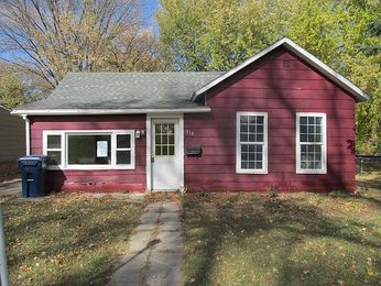 518 Maple Ave, Fergus Falls, MN 56537 