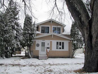 409 NW 5th St, Chisholm, MN 55719 