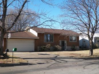 823 Holt Ave NW, Elk River, MN 55330 