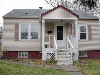2125 W 10th St, Duluth, MN 55806 