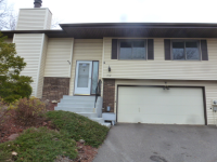 912 Heritage Court West, Vadnais Heights, MN 55127 