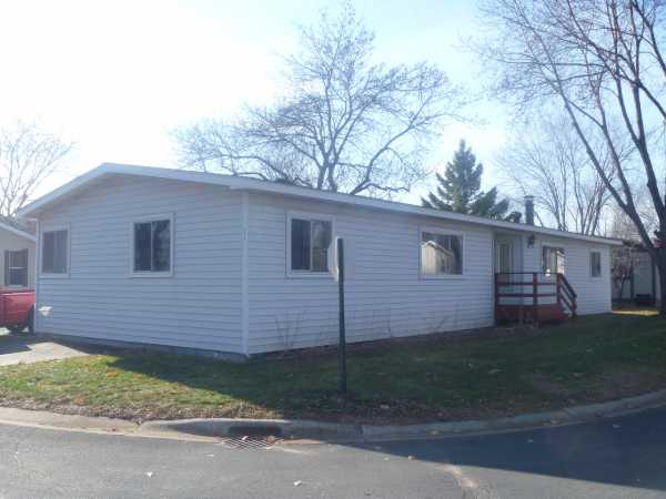 9618 East Sandpiper Dr., Blaine, MN 55434 