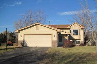 2377 Schoolmaster D, Chaska, MN 55318 