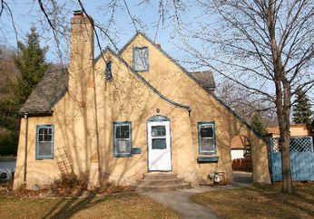 820 Belgrade Ave, North Mankato, MN 56003 