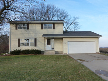 911 Center St, Tracy, MN 56175 