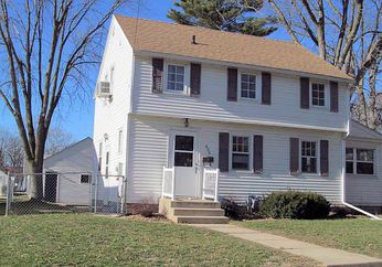 608 10th St SW, Austin, MN 55912 