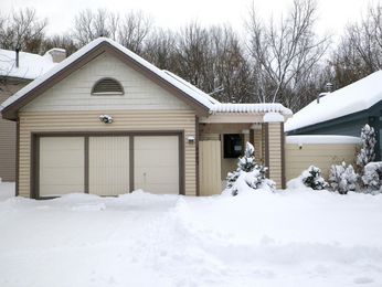 6483 13th St N, Oakdale, MN 55128 