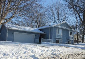 6961 Nez Perce Dr, Chanhassen, MN 55317 