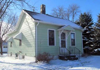 1306 8th Ave NE, Austin, MN 55912 