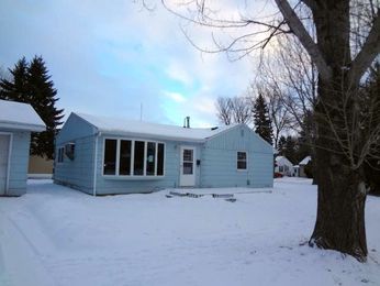 601 19th St N, Moorhead, MN 56560 