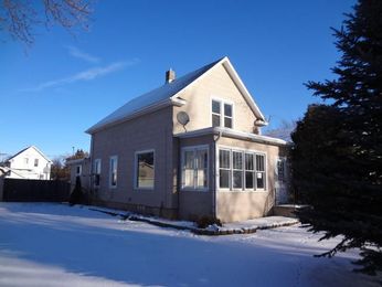 305 1st Ave SW, Dilworth, MN 56529 