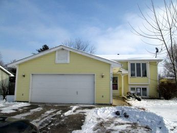 1137 Polk St S, Shakopee, MN 55379 