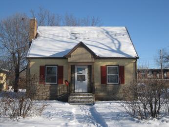 1434 Mayre St, Saint Paul, MN 55117 