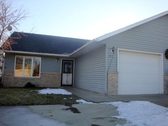 511 W 1st St, Zumbrota, MN 55992 