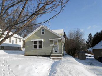 828 N 42nd Ave W, Duluth, MN 55807 