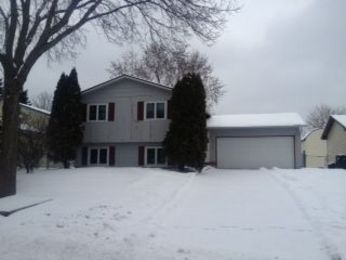 10461 Palm St NW, Coon Rapids, MN 55433 