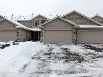 909 Winsome Way, Isanti, MN 55040 