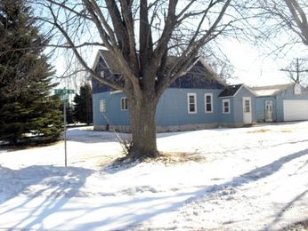 180 4th Ave NE, Trimont, MN 56176 