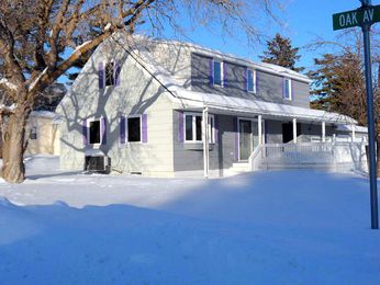 423 1st St SW, Bagley, MN 56621 