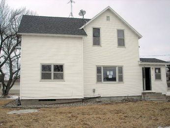 451 9 Th Street SW, Wells, MN 56097 