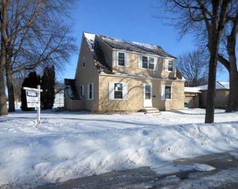 1201 14th St E, Glencoe, MN 55336 