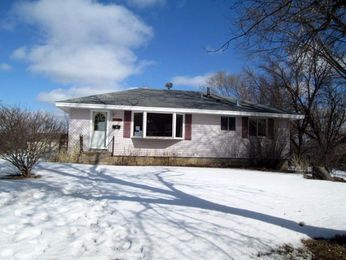 919 7th Avenue E, Shakopee, MN 55379 