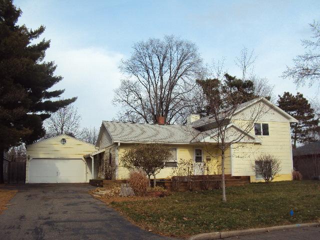 845 Brisbin St, Anoka, MN 55303 