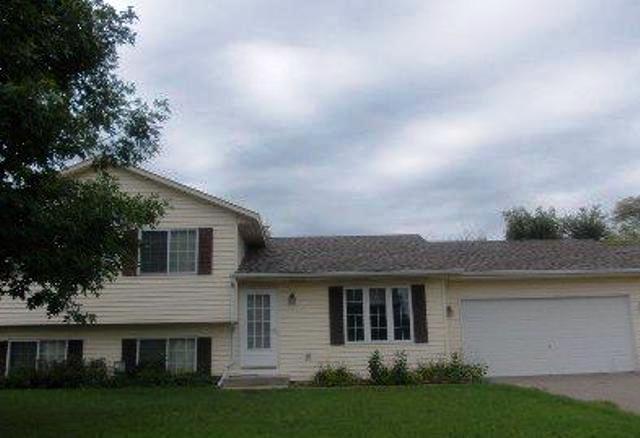 975 Lacy Ct, Belle Plaine, MN 56011 