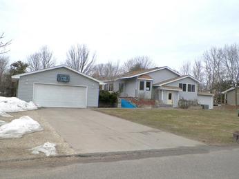 7401 Jeanne Dr, Lino Lakes, MN 55014 