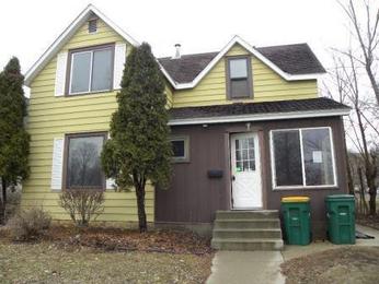 718 S 5th St, Saint Peter, MN 56082 