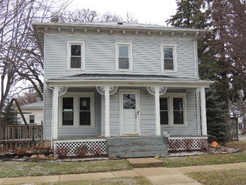 211 NE 4th Ave, Waseca, MN 56093 