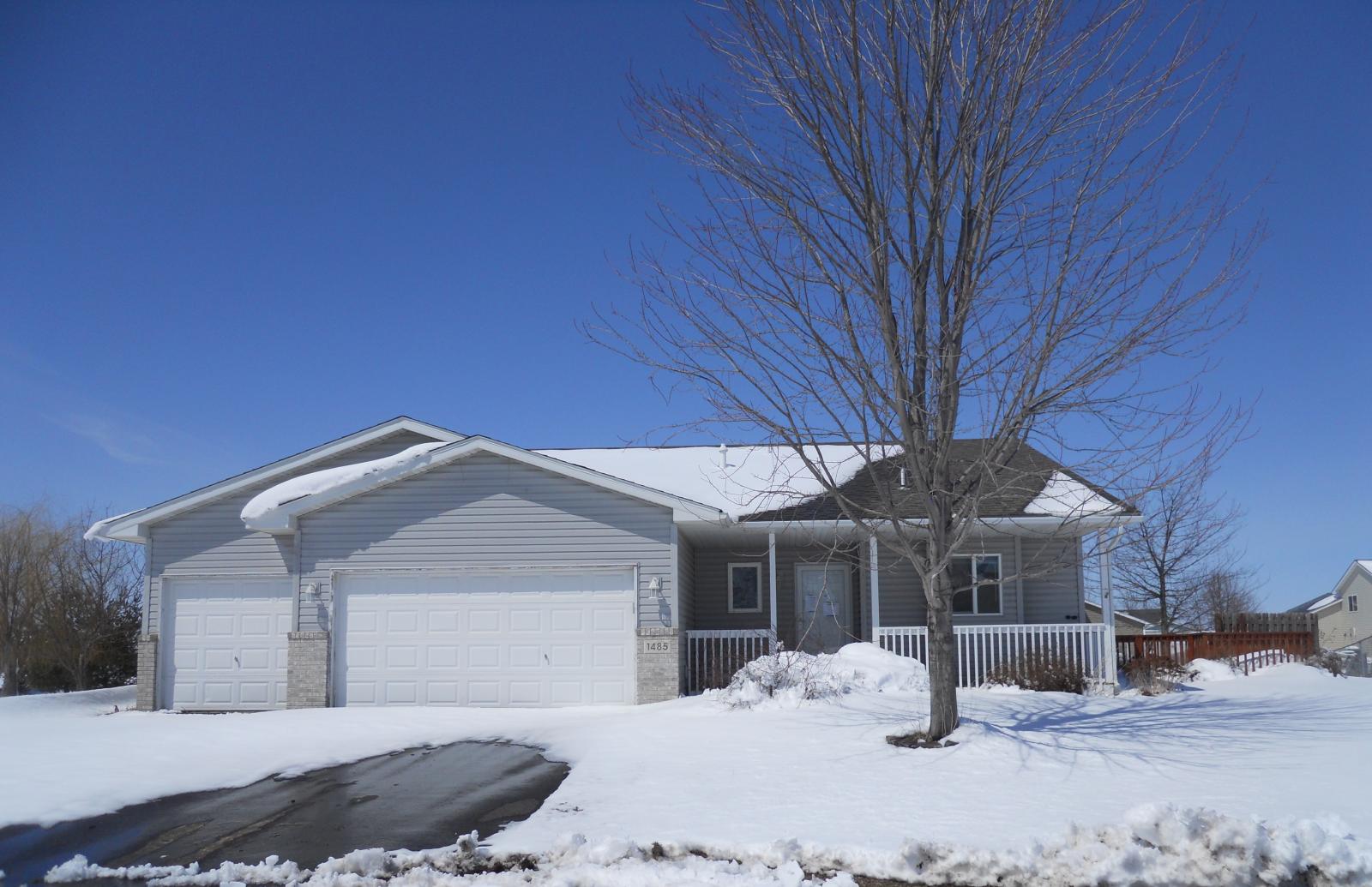 1485 Marigold Dr, Cambridge, MN 55008 