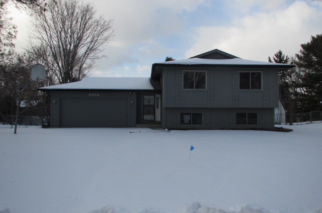 2004 E 115th St, Burnsville, MN 55337 